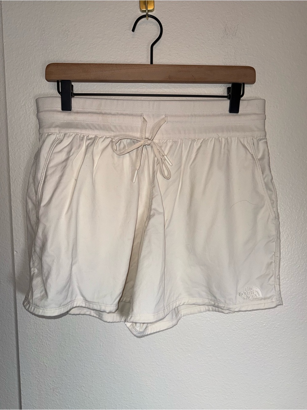 The North Face Women’s Lightweight Cream Hiking Athletic Drawstring Shorts L